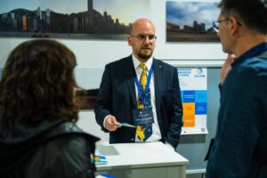 FeER6KhXoAAtx1F FeER6KhXoAAtx1F